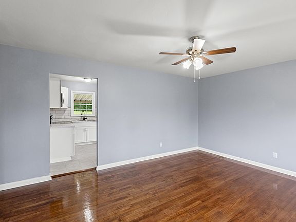 3rd image of 2404 Butternut Hill Ct