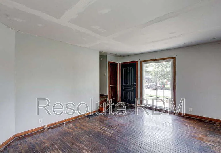 201 S Emerson Ave — Photo 6