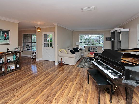 4th image of 10506 Lake Carroll Way