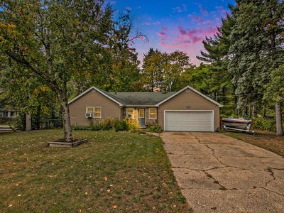 687 S Sheridan Dr, Muskegon, MI, 49442