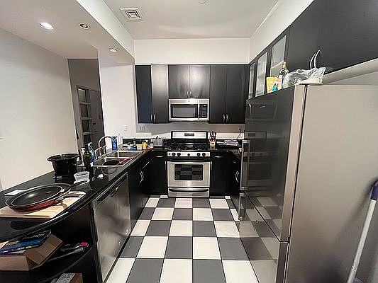 5th image of 79 Reade St APT 4