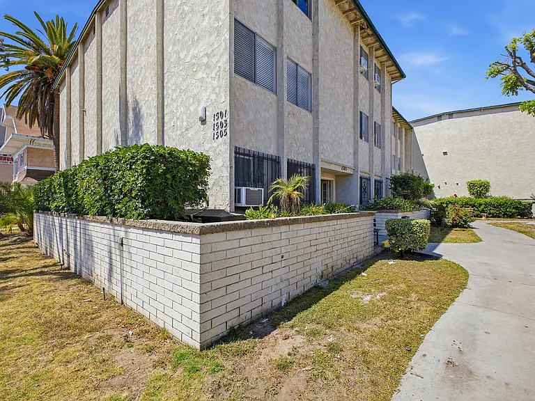 1503 S Hoover St #6 — Photo 18