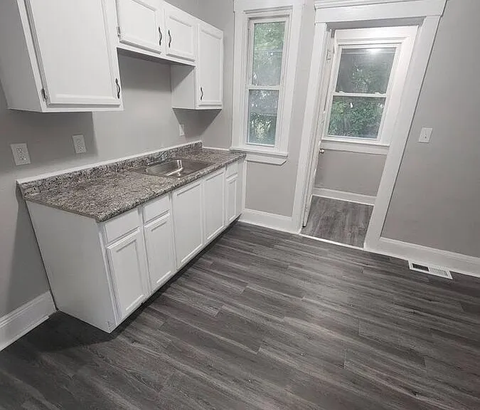 1637 Holyrood Rd #1639 — Photo 12