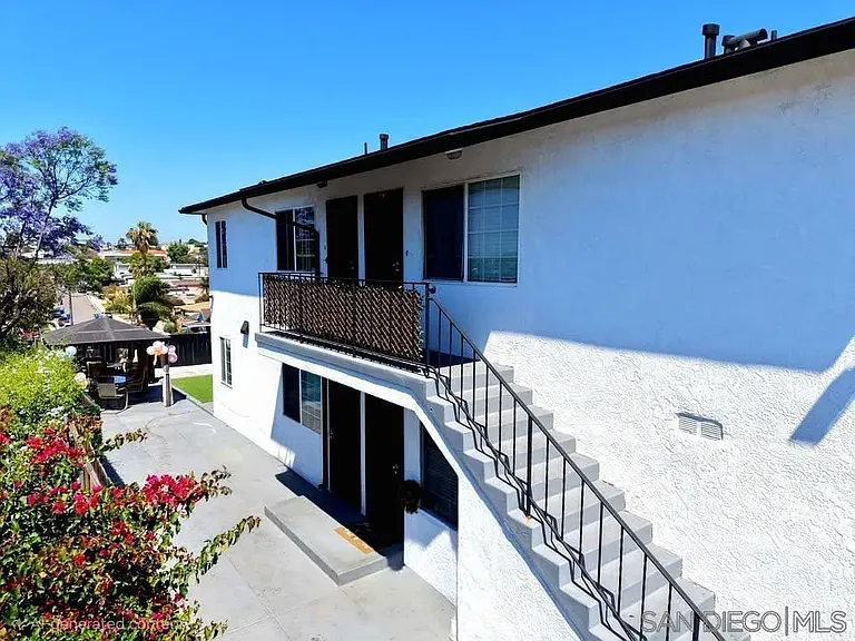 3934 1/2 Marine View Ave — Photo 36