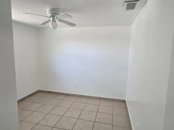 3659 140th Ave APT B, Largo, FL 33771