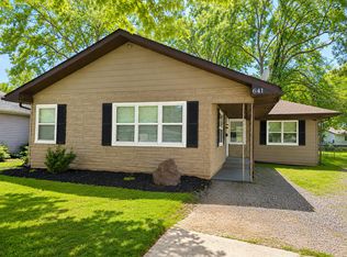 641 N 38th St, Belleville, IL 62226