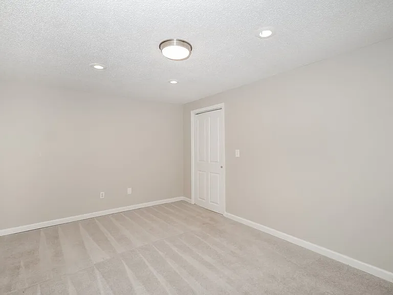 254 Hillandale Dr — Photo 14