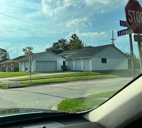 2nd image of 584 Lenwood Dr