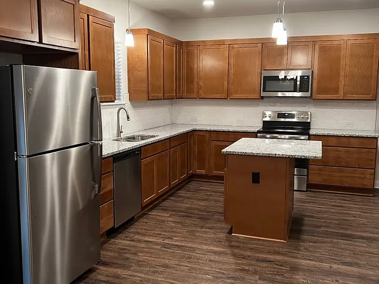 1637 Packsaddle Trl — Photo 2
