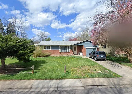 1305 Hillcrest Dr Photo 1