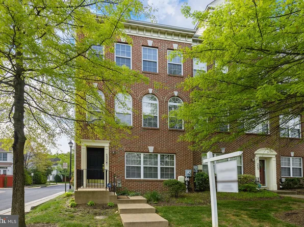 5440 Patuxent Knoll Pl, Alexandria, VA 22312