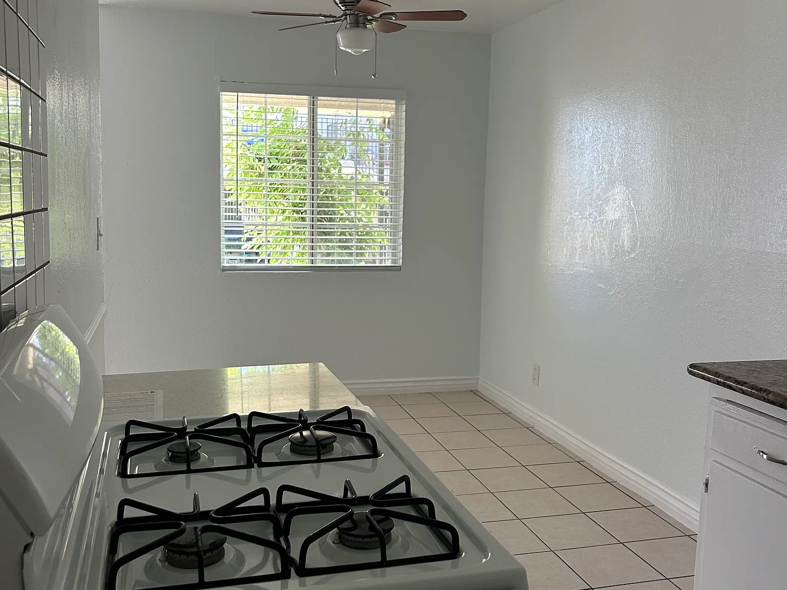 2 bed, 900 sqft, $2,095 — Photo 3