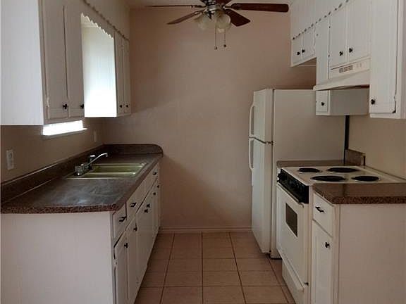 2nd image of 1024 Scott Dr