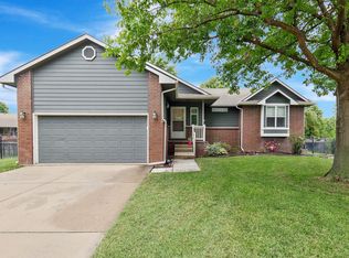 9122 W Central Park Ct, Wichita, KS 67205