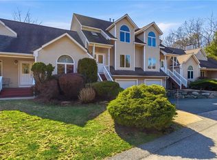99 River Farms Dr, West Warwick, RI 02893