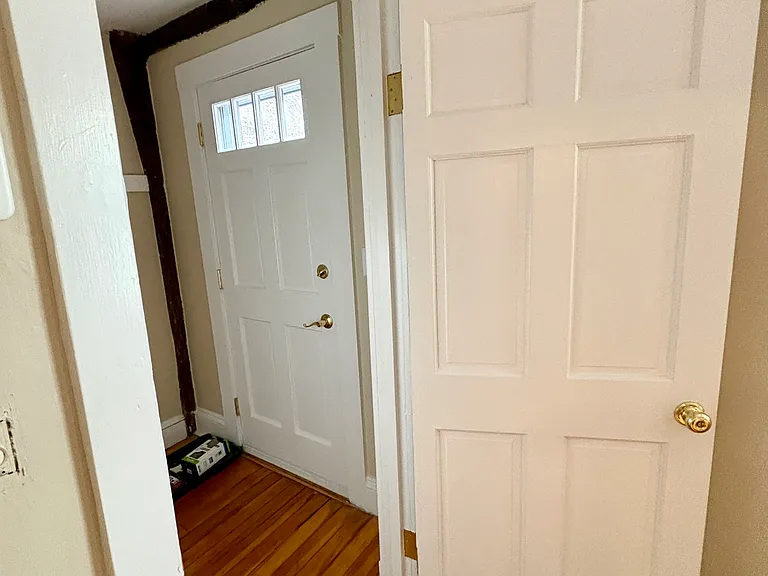 Living room to Side Door