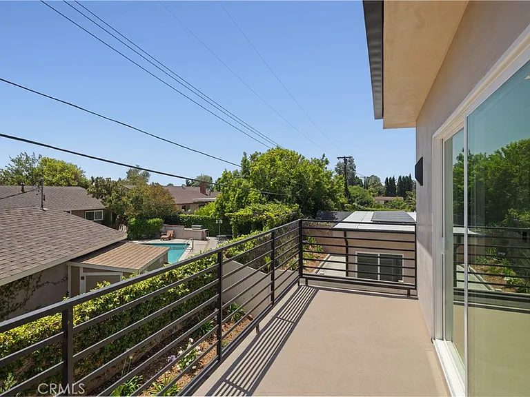 10051 Amestoy Ave — Photo 10