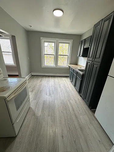 202 Mather St Photo 1