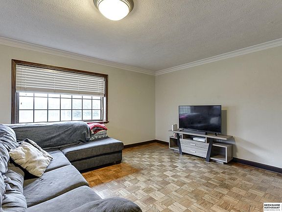 4th image of 4907 Davenport St APT 3
