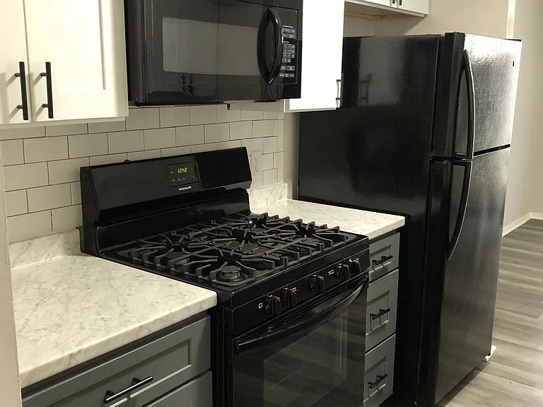 Coventry Court West Apartments — Photo 33
