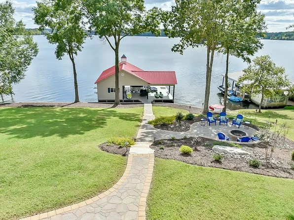 856 Pinesborough Estates Rd, Semora, NC 27343
