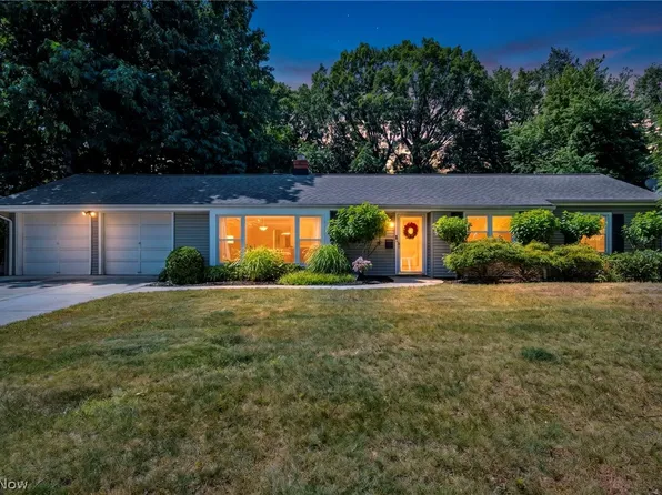 23111 Lincolnshire Dr, Bay Village, OH 44140