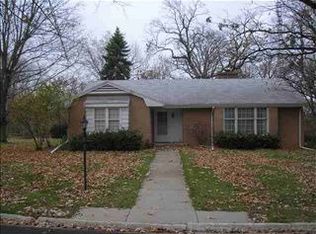 1307 Hollycrest Dr, Bloomington, IL 61701