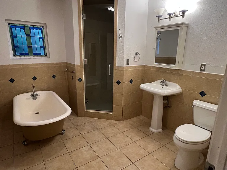 242 Pershing Ave — Photo 9