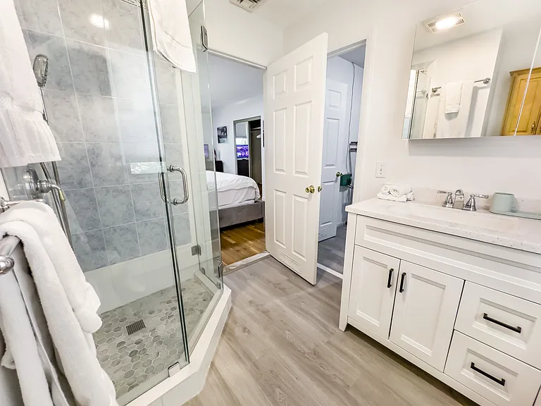 235 Cardinal Medeiros Ave #1 — Photo 20