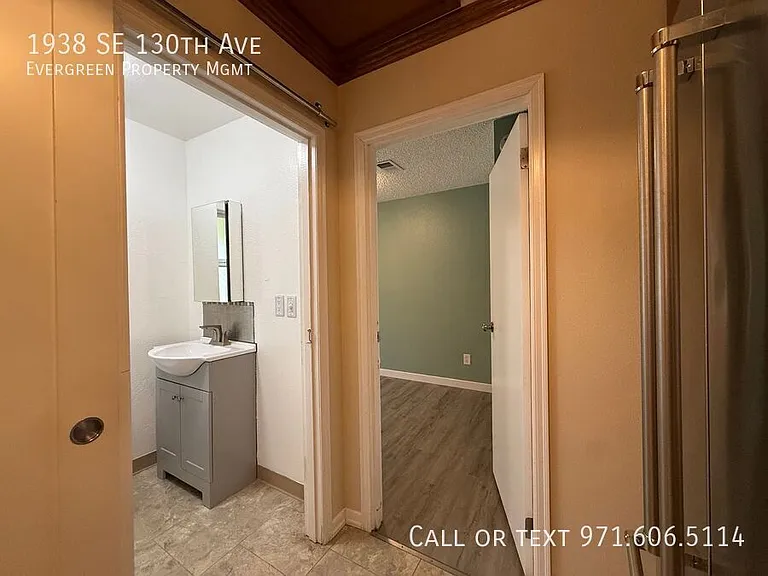 1938 SE 130th Ave — Photo 12
