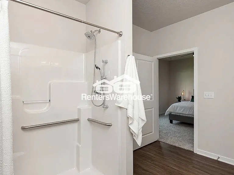 3639 NE Kara Ln — Photo 17
