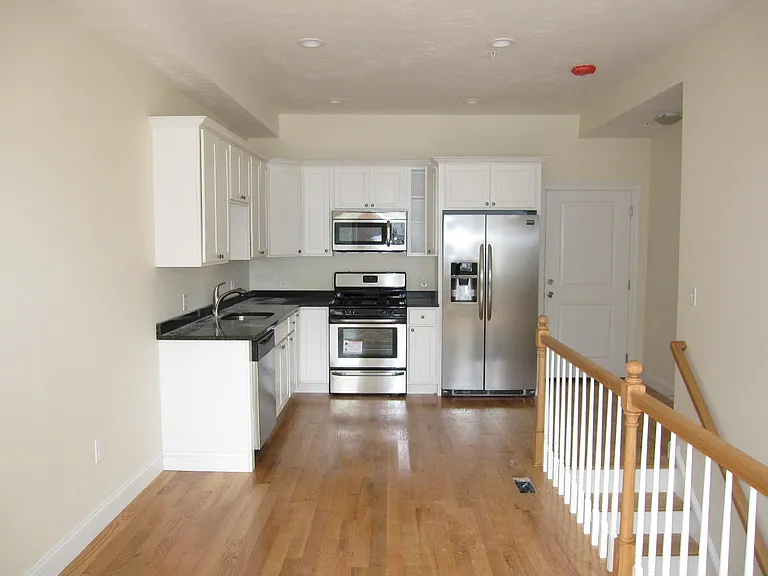 198 Union Ave #1 — Photo 3