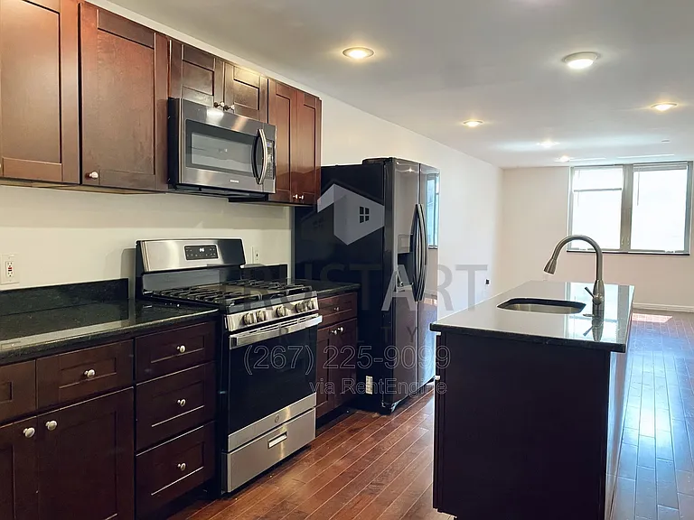 1816 N Front St #B — Photo 10