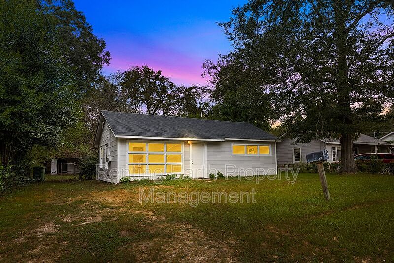 1st image of 341 Chisholm St
