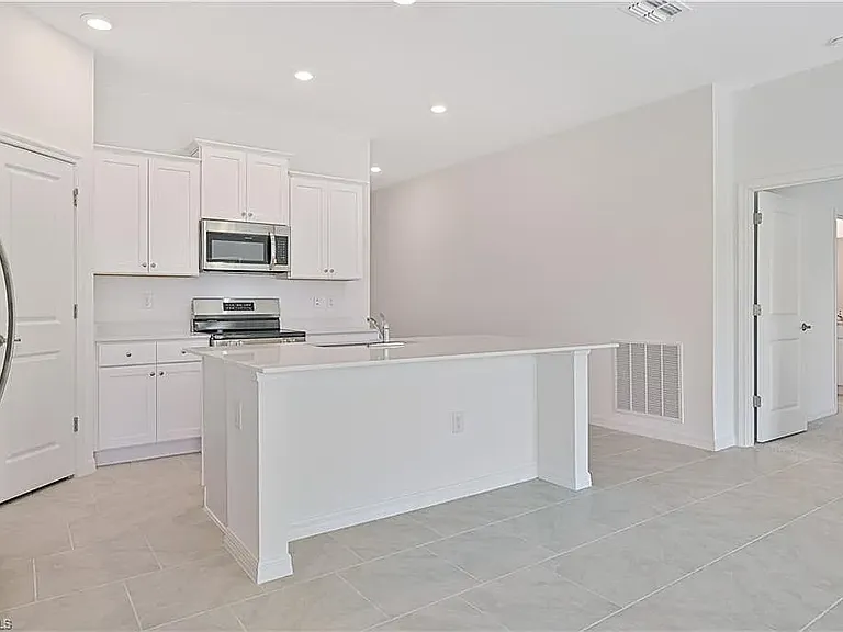 2901 NW 18th Pl — Photo 19