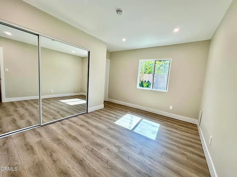 16744 Ludlow St — Photo 13