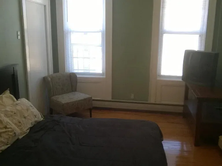 2 bed, 1093 sqft, $3,500 — Photo 2