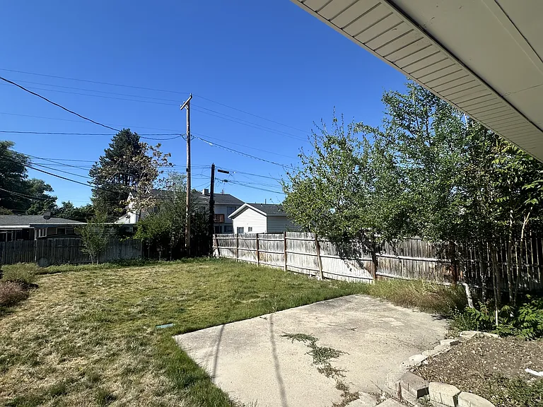 875 W 2100 N — Photo 12