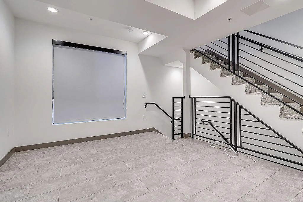 3821 W Avenue 43 — Photo 4