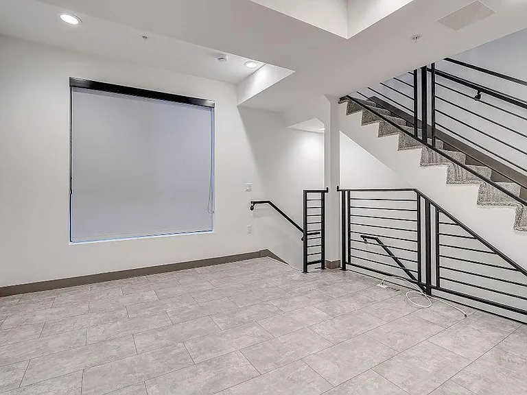 3821 W Avenue 43 — Photo 4