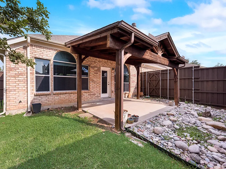 608 Regency Trl — Photo 29