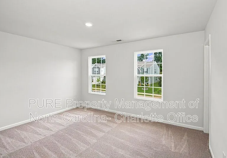 386 Hollingswood Dr — Photo 6