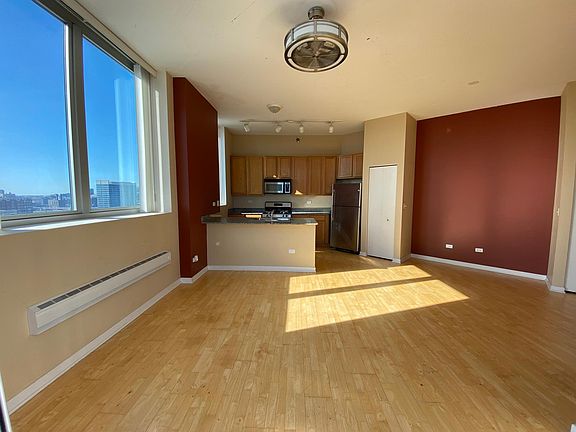 5th image of 1600 S Indiana Ave Unit 1701