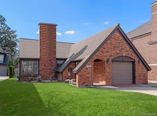 399 Baldwin Rd, Birmingham, MI 48009
