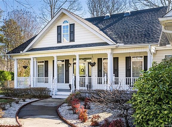 2nd image of 364 Classic Oaks Cir