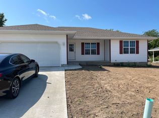1332 Jessalinn Dr, Lebanon, MO 65536