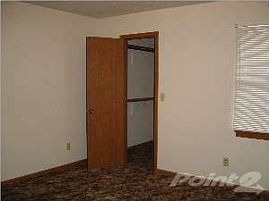 LARGE BEDROOM