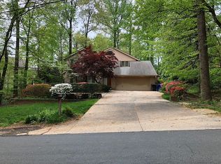 8904 Fernwood Rd, Bethesda, MD 20817