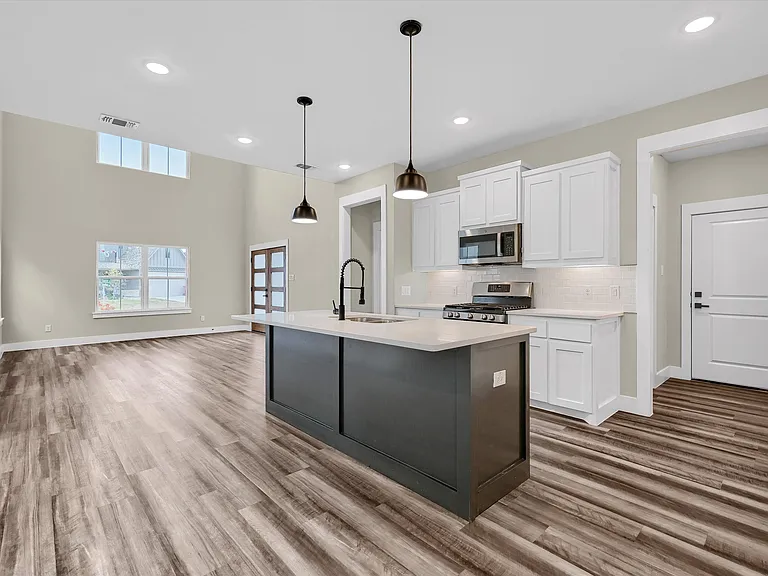 521 Saucer Dr — Photo 10