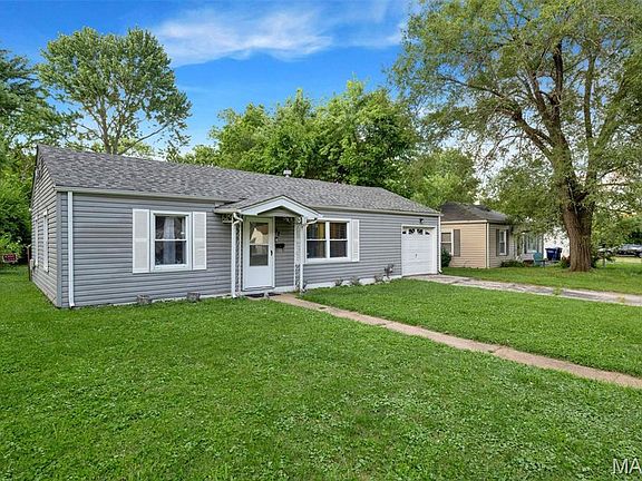 2nd image of 37 Saint Celeste Dr